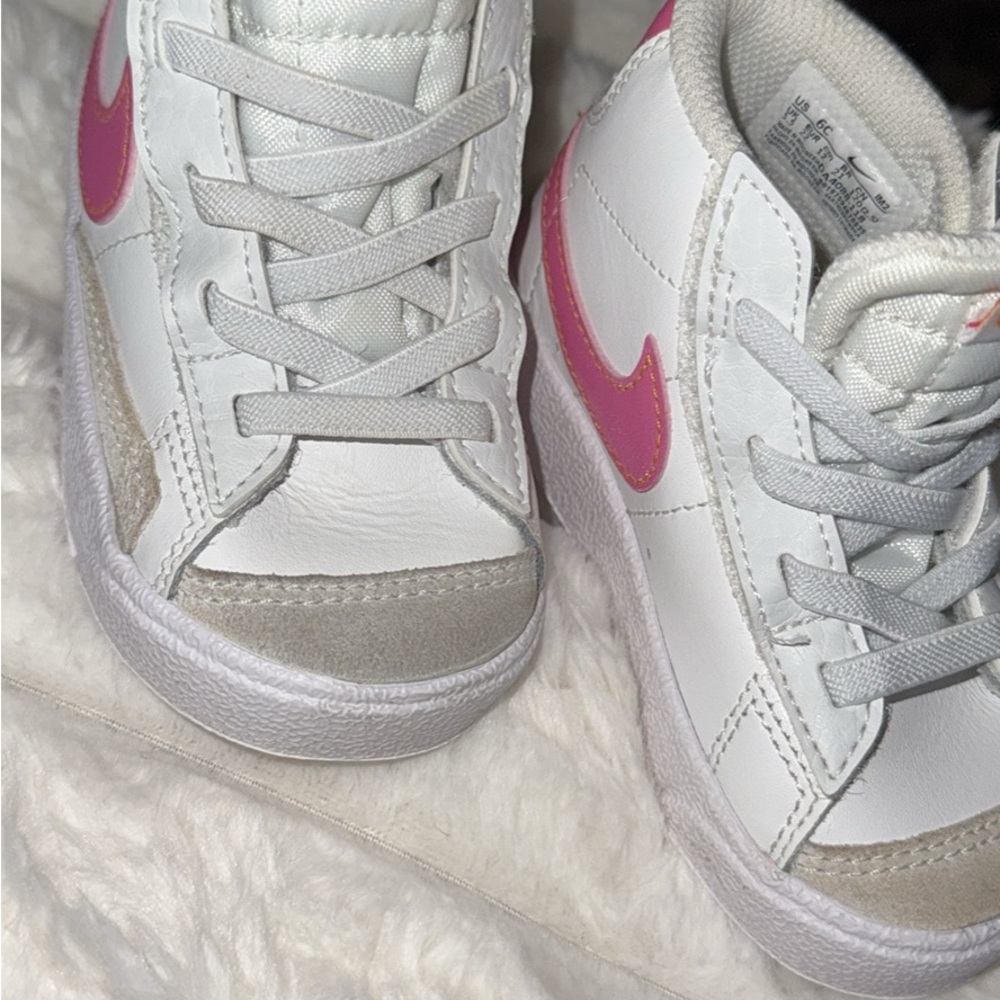Girls Toddler Nike Blazer Mid 77 Pink Sneakers sz6